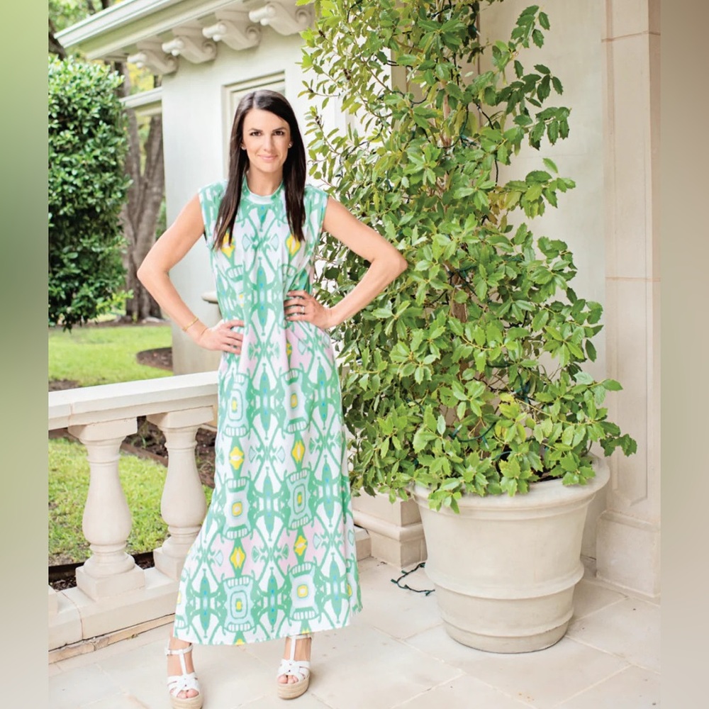 Elegant Green and White Patterned Dress